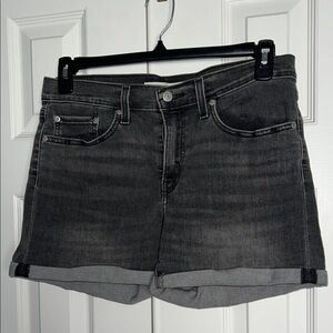 Size 30 Levi’s Mid Length Shorts